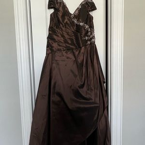 Jiovani Strapless Dress